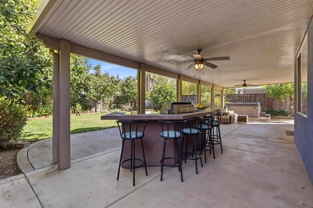 548 Watercolor Ln, West Sacramento, CA 95605