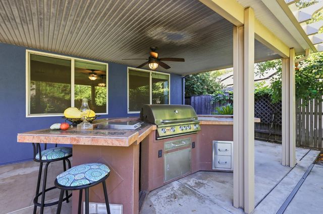 548 Watercolor Ln, West Sacramento, CA 95605