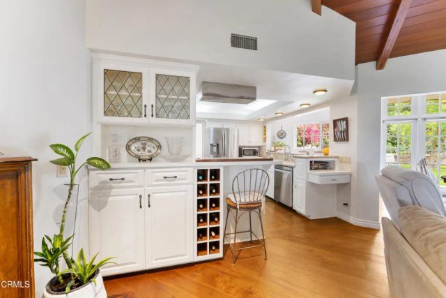 2210 Brambling Lane, Pasadena, CA 91107