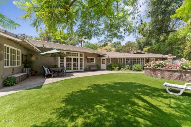 2210 Brambling Lane, Pasadena, CA 91107