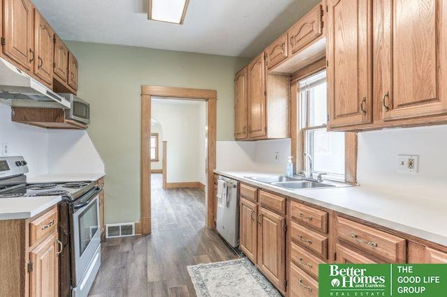 2418 N 60th Street, Omaha, NE 68104