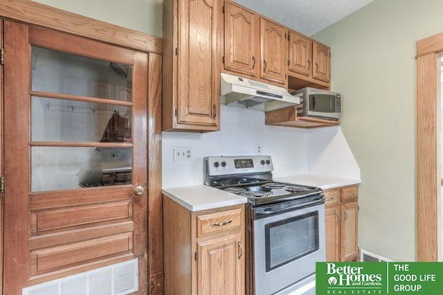 2418 N 60th Street, Omaha, NE 68104