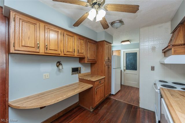 241 S Freedom Street, Ravenna, OH 44266