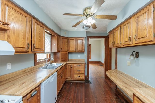 241 S Freedom Street, Ravenna, OH 44266