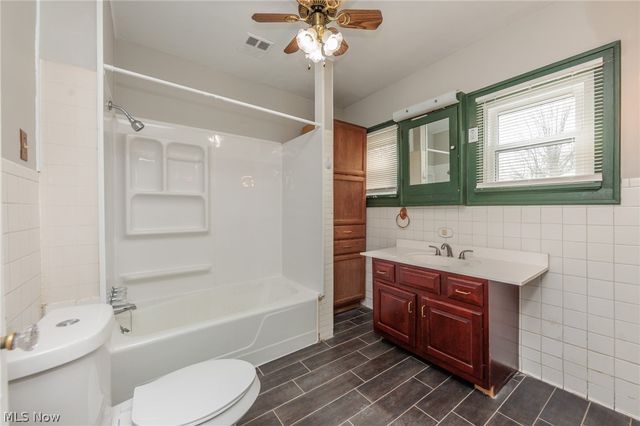 241 S Freedom Street, Ravenna, OH 44266