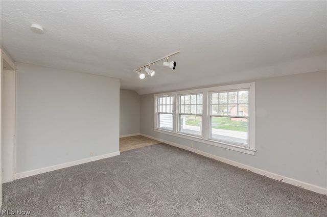 241 S Freedom Street, Ravenna, OH 44266