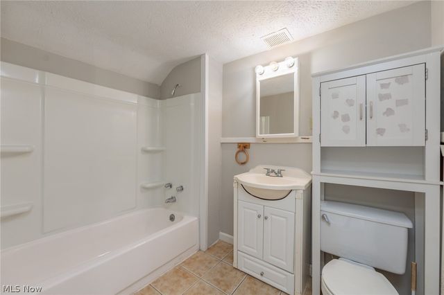 241 S Freedom Street, Ravenna, OH 44266