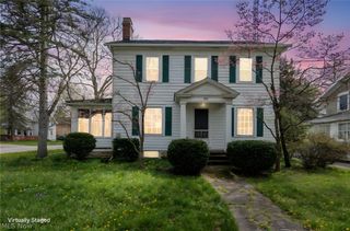 241 S Freedom Street, Ravenna, OH 44266