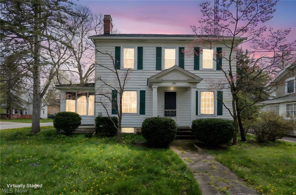 241 S Freedom Street, Ravenna, OH 44266
