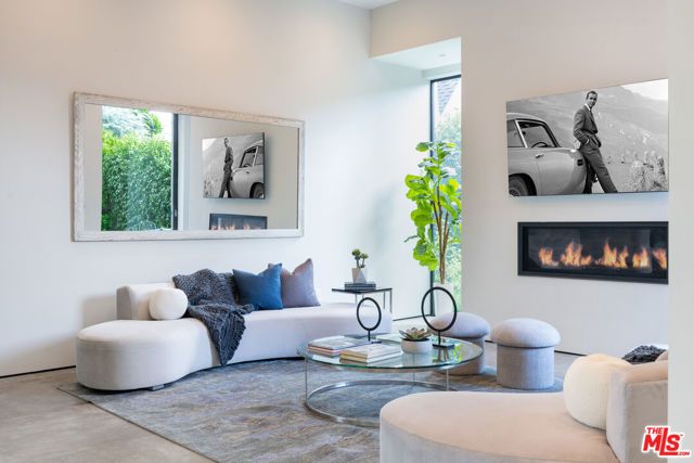 8356 W 4th Street, Los Angeles, CA 90048