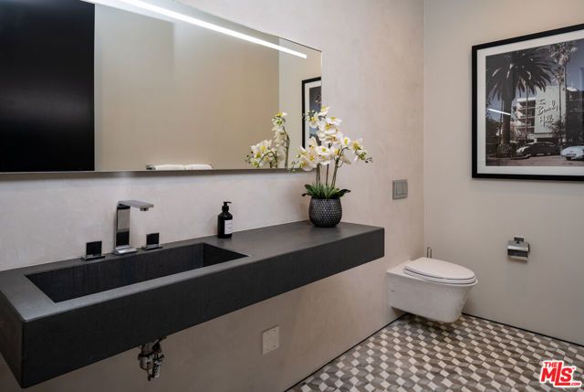 8356 W 4th Street, Los Angeles, CA 90048