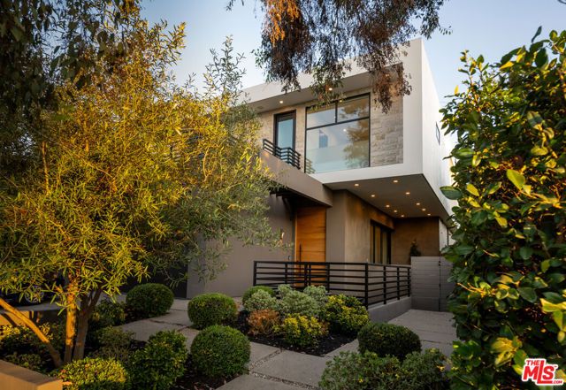 8356 W 4th Street, Los Angeles, CA 90048