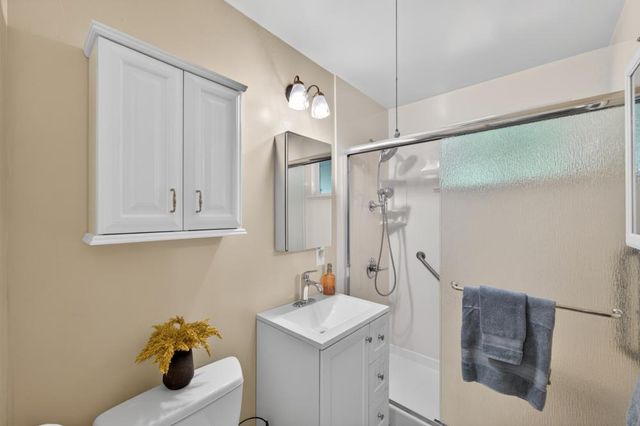 880 Elder Dr, West Sacramento, CA 95605