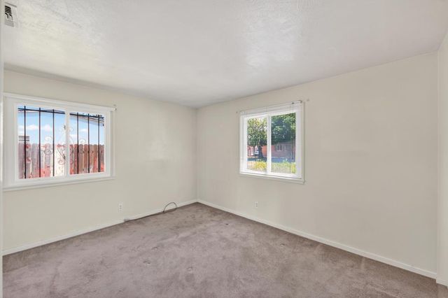 880 Elder Dr, West Sacramento, CA 95605