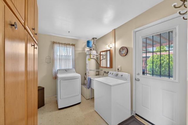 880 Elder Dr, West Sacramento, CA 95605