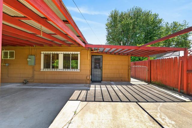 880 Elder Dr, West Sacramento, CA 95605