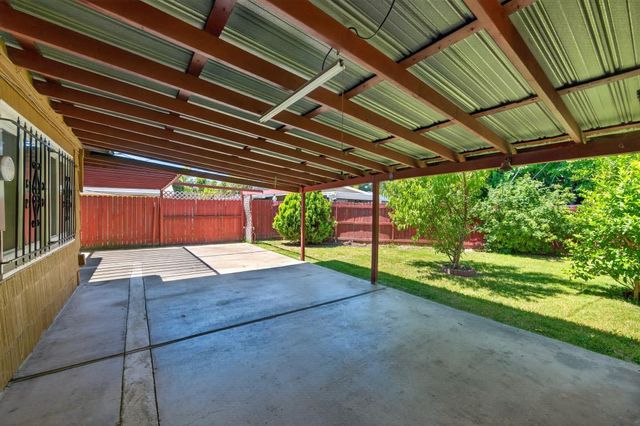 880 Elder Dr, West Sacramento, CA 95605