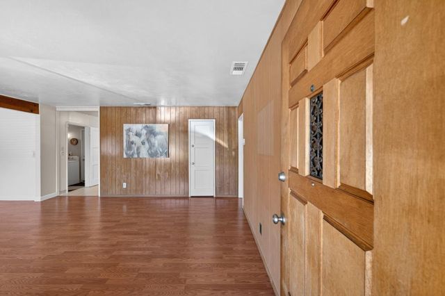 880 Elder Dr, West Sacramento, CA 95605
