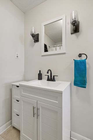 380 Holiday Haven Rd, Smithville, TN 37166