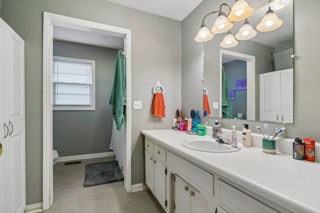 380 Holiday Haven Rd, Smithville, TN 37166