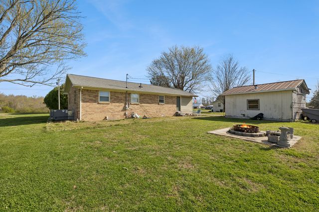 380 Holiday Haven Rd, Smithville, TN 37166