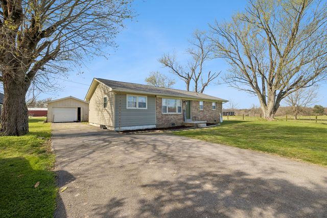 380 Holiday Haven Rd, Smithville, TN 37166