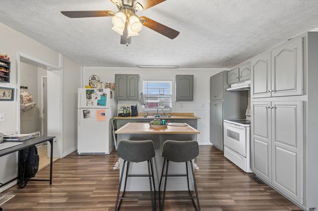 380 Holiday Haven Rd, Smithville, TN 37166