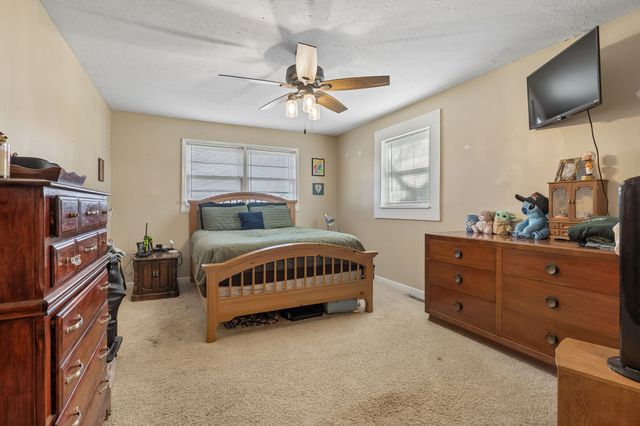 380 Holiday Haven Rd, Smithville, TN 37166