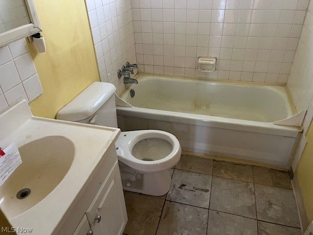 6330 Stonecrest Drive, Brook Park, OH 44142