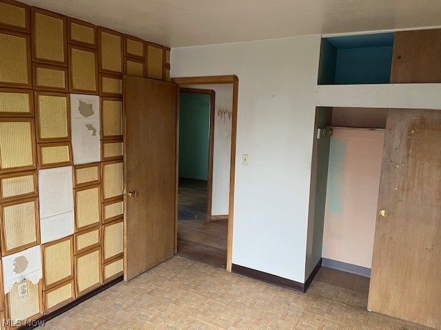 6330 Stonecrest Drive, Brook Park, OH 44142