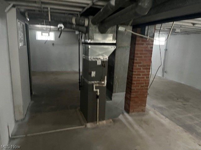 6330 Stonecrest Drive, Brook Park, OH 44142