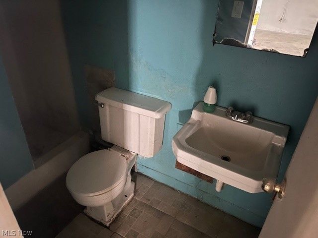 6330 Stonecrest Drive, Brook Park, OH 44142