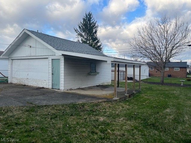 6330 Stonecrest Drive, Brook Park, OH 44142