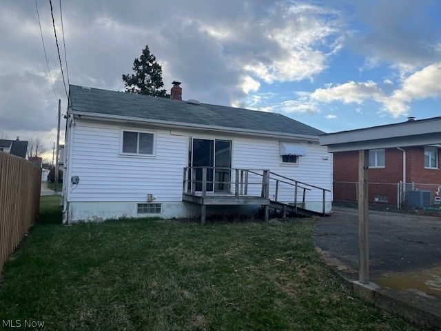 6330 Stonecrest Drive, Brook Park, OH 44142