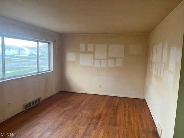 6330 Stonecrest Drive, Brook Park, OH 44142