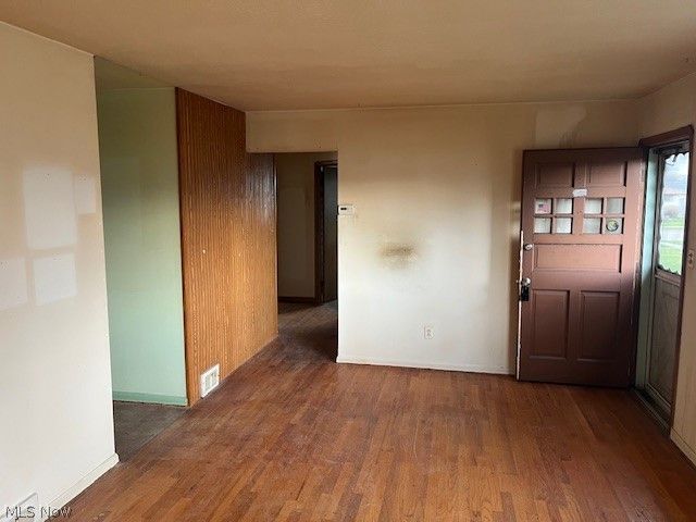 6330 Stonecrest Drive, Brook Park, OH 44142