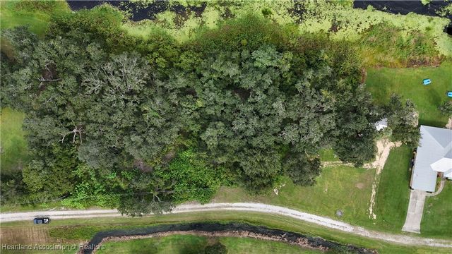 2410 Pine Needle Drive, Sebring, FL 33875