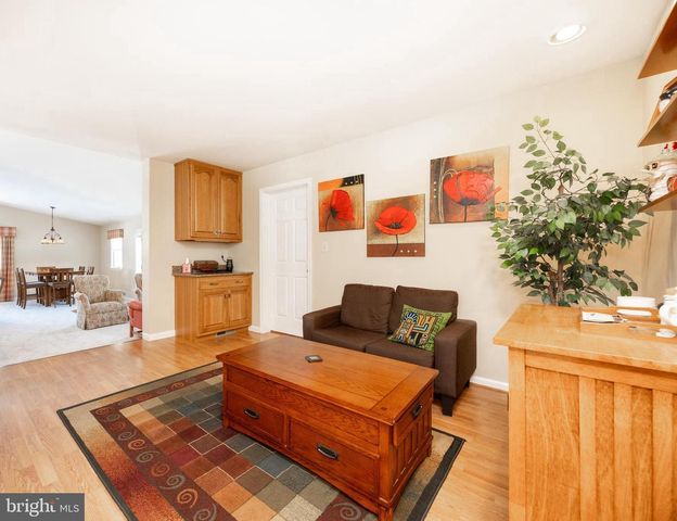 621 FAGLEYSVILLE RD, Perkiomenville, PA 18074