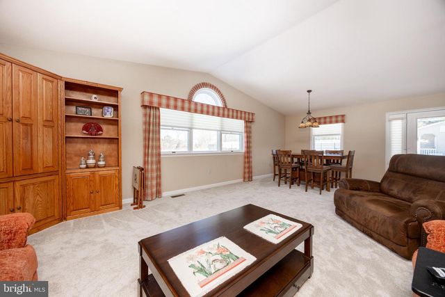 621 FAGLEYSVILLE RD, Perkiomenville, PA 18074