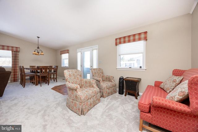 621 FAGLEYSVILLE RD, Perkiomenville, PA 18074