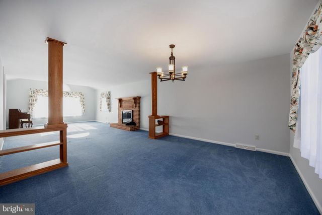 621 FAGLEYSVILLE RD, Perkiomenville, PA 18074