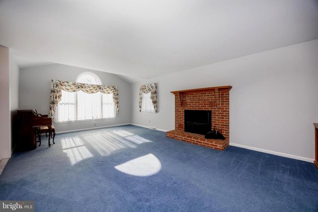 621 FAGLEYSVILLE RD, Perkiomenville, PA 18074