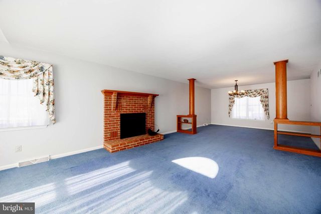 621 FAGLEYSVILLE RD, Perkiomenville, PA 18074