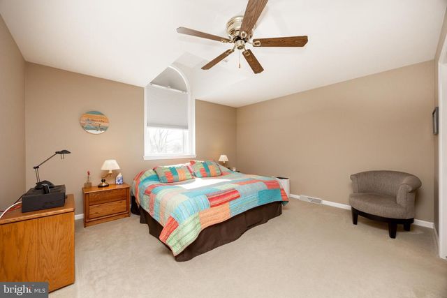 621 FAGLEYSVILLE RD, Perkiomenville, PA 18074