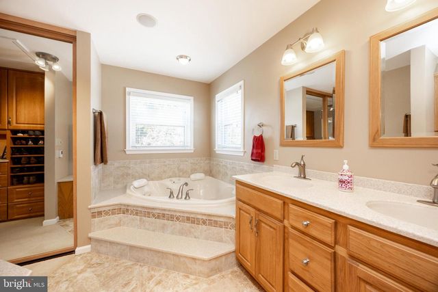 621 FAGLEYSVILLE RD, Perkiomenville, PA 18074