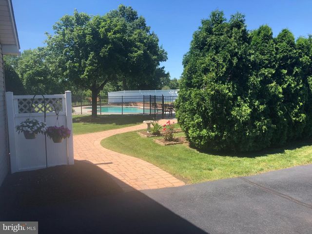 621 FAGLEYSVILLE RD, Perkiomenville, PA 18074