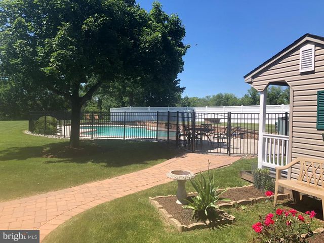 621 FAGLEYSVILLE RD, Perkiomenville, PA 18074