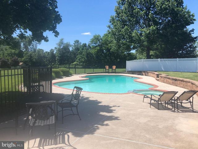 621 FAGLEYSVILLE RD, Perkiomenville, PA 18074