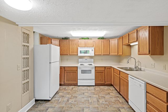 3405 Highland Drive, Burnsville, MN 55337