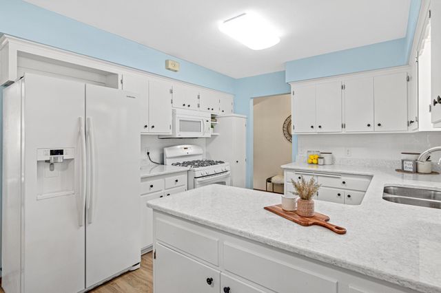 3405 Highland Drive, Burnsville, MN 55337